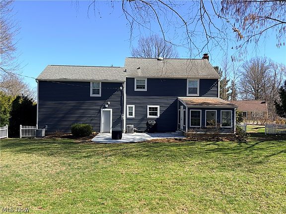 5th image of 2240 Grandview Ave