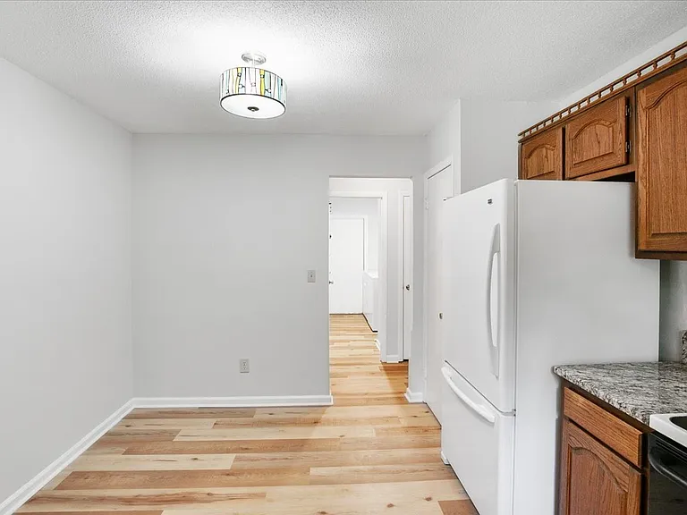 1607 Burnley Dr — Photo 24
