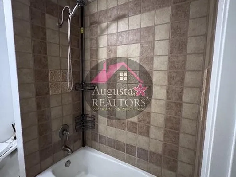 2626 Garfield Ave — Photo 20