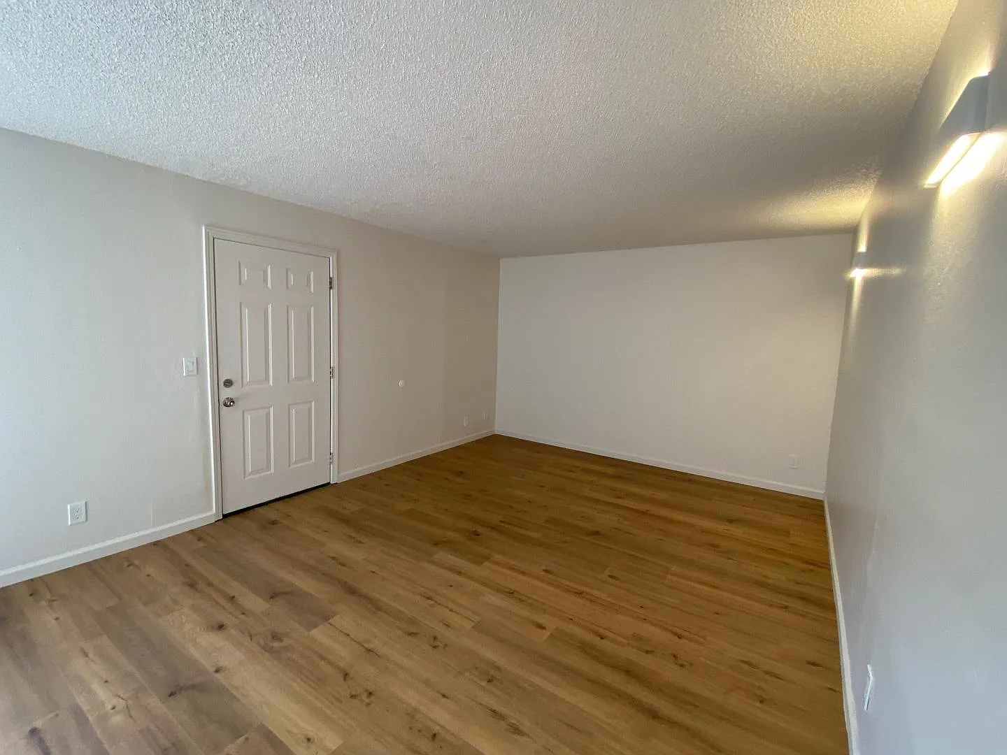 156J Smalley Ave - Convenient Hayward Location — Photo 4
