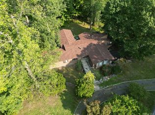 2 Jade Ct, Pomona, NY 10970