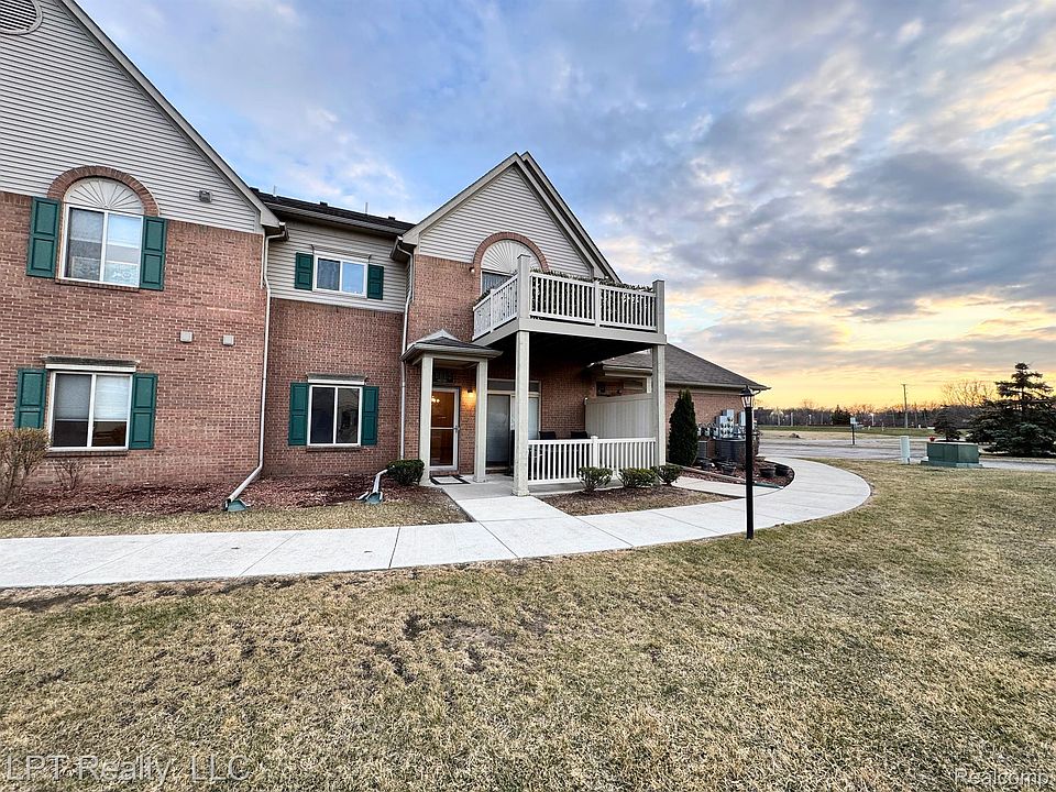 1st image of 15865 Lakeside Dr APT 2