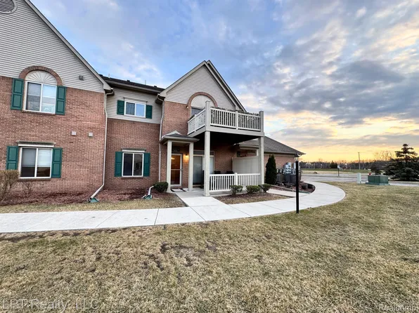 15865 Lakeside Dr APT 2, Southgate, MI 48195