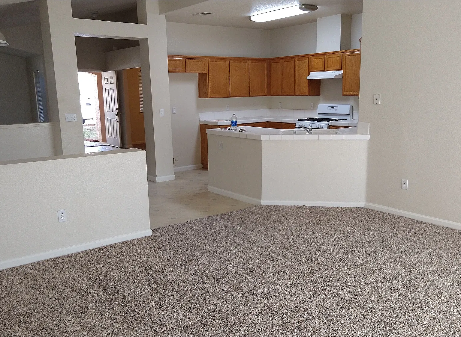 4 bed, 1997 sqft, $2,500 — Photo 4