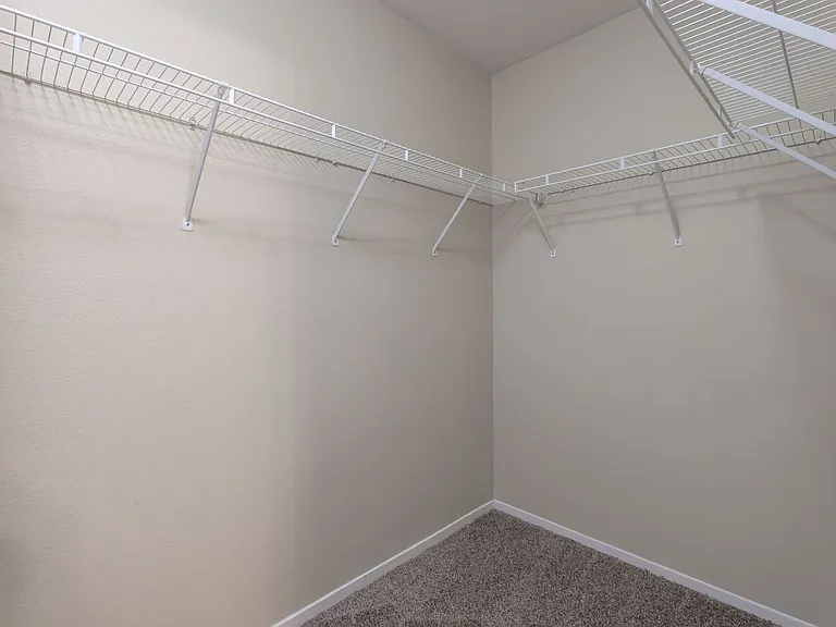944 Saffex Rose Ave — Photo 20