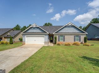 107 Coulter Woods Dr, Locust Grove, GA 30248