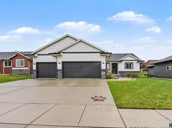 821 N Anthem Dr, Sioux Falls, SD 57110