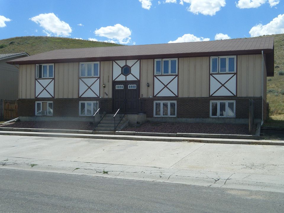 230 Honeysuckle, street view