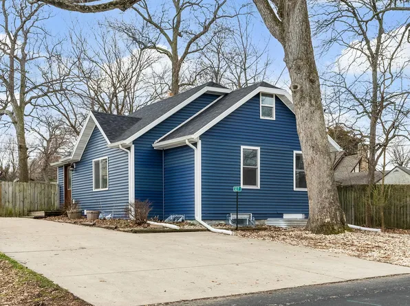 327 Koshkonong Dr, Edgerton, WI 53534