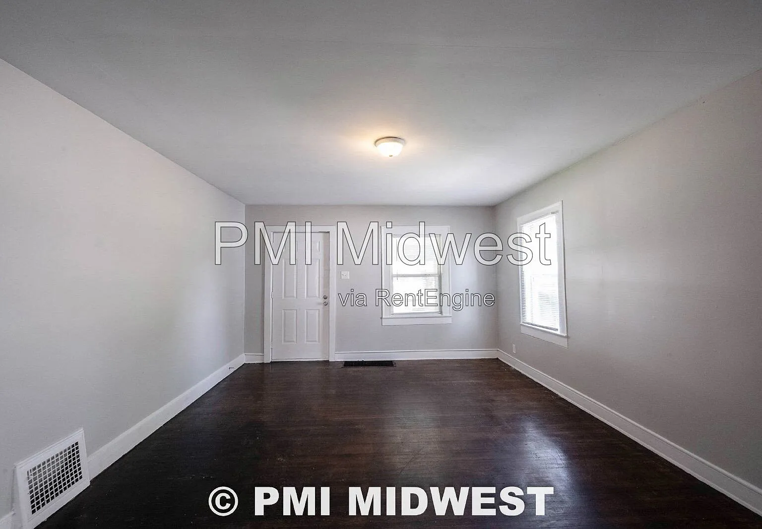 3 bed, 1.0 bath, 1100 sqft, $1,299 — Photo 3