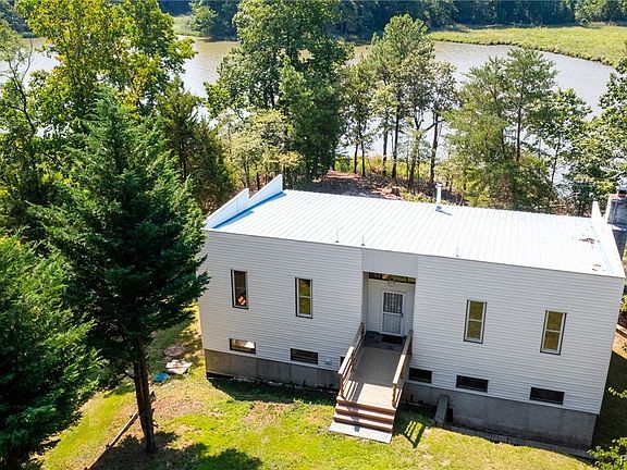 3rd image of 580 Bay Pointe Dr
