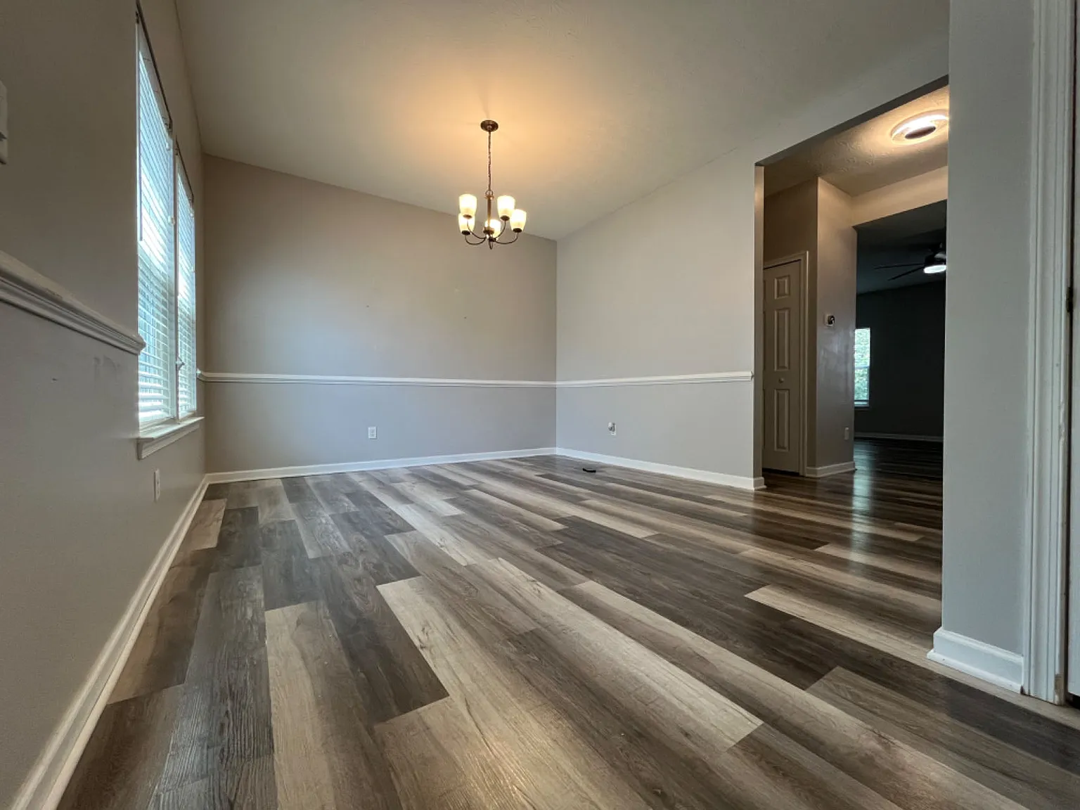 4 bed, 2.5 bath, 2112 sqft, $2,100 — Photo 2