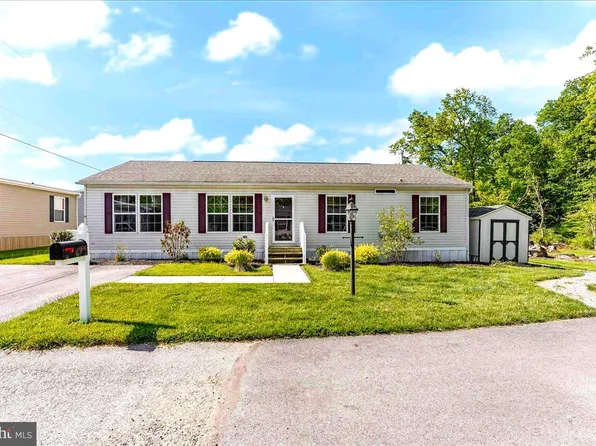 18 David Ln, Honey Brook, PA 19344