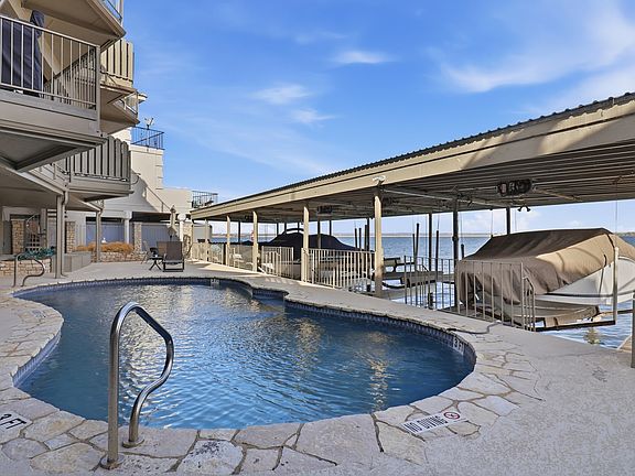 3rd image of 403 Island Dr #202
