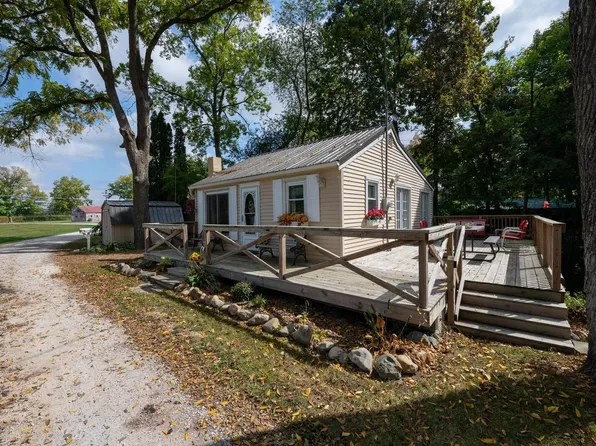 11896 W Breezy Point Dr, Monticello, IN 47960