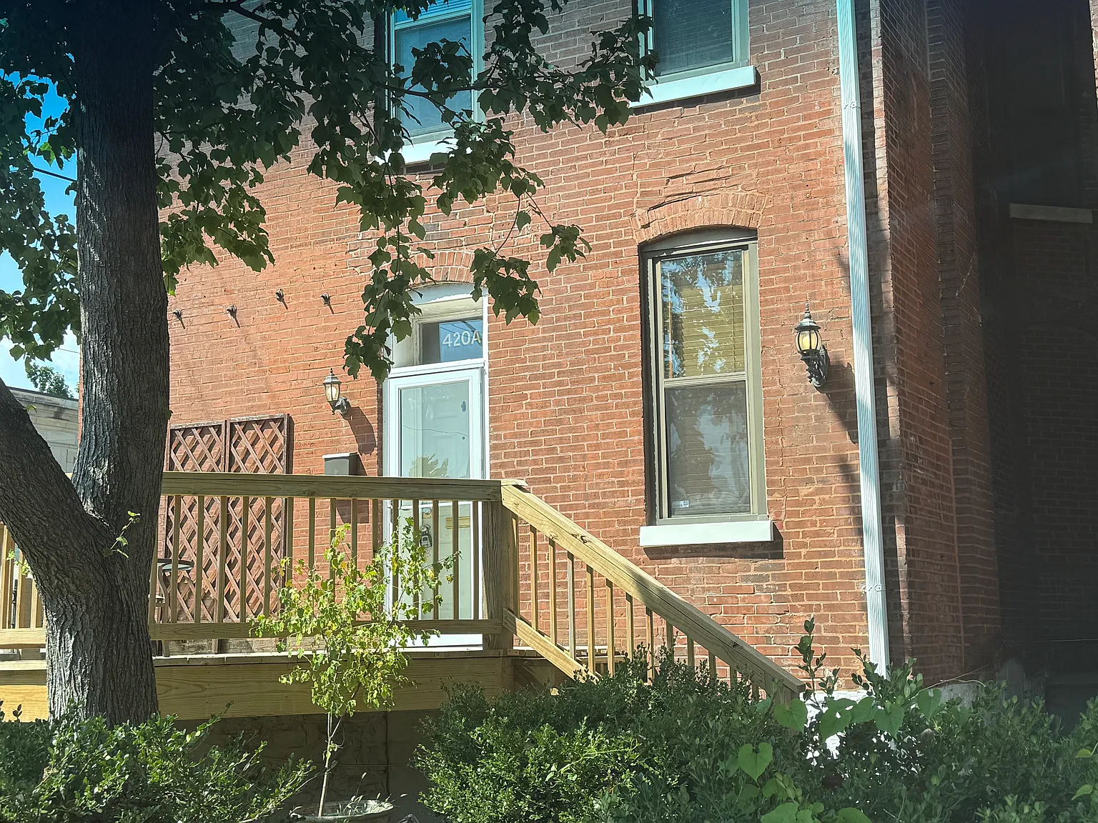 420 Lake Ave — Photo 1