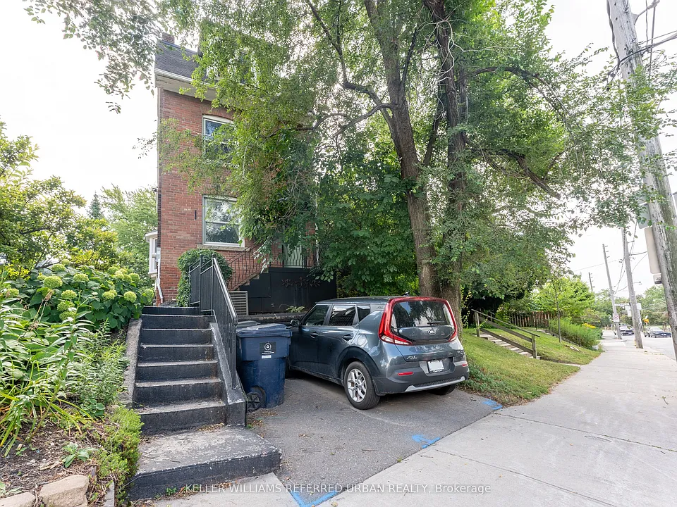 431 Kingston Rd #UPPER