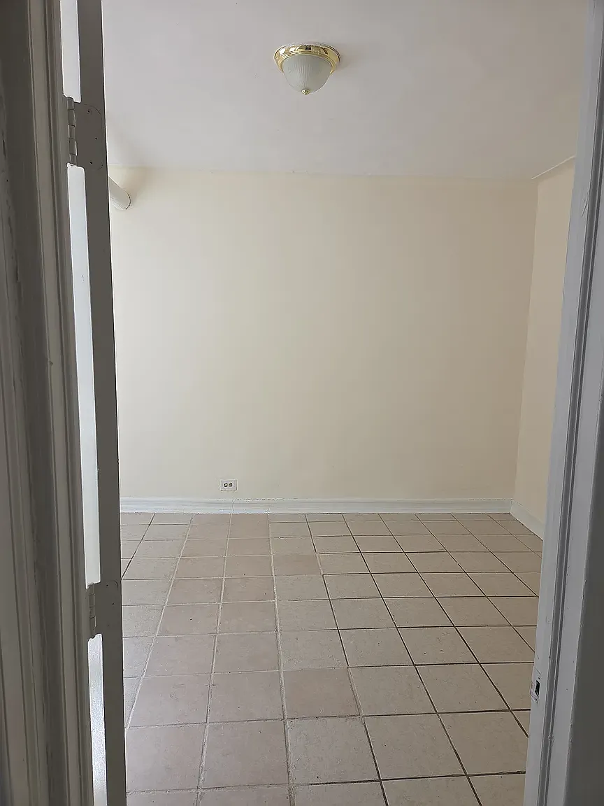 88 Seaman Avenue — Photo 4