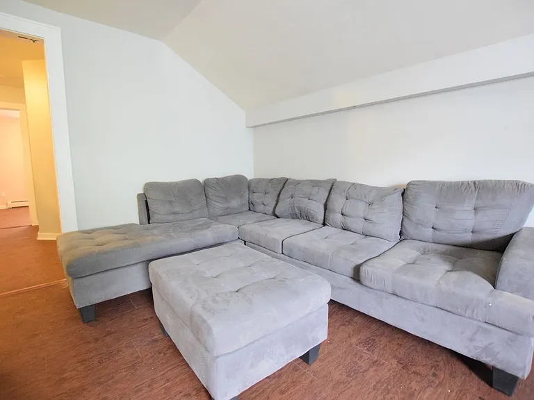 217 Columbia St — Photo 7