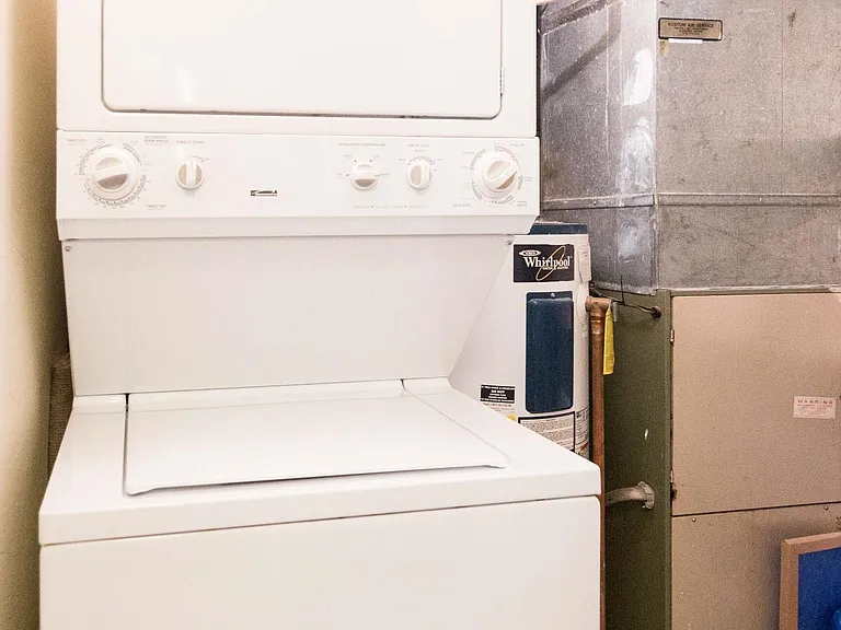 448 Ocean Ave #14B — Photo 10