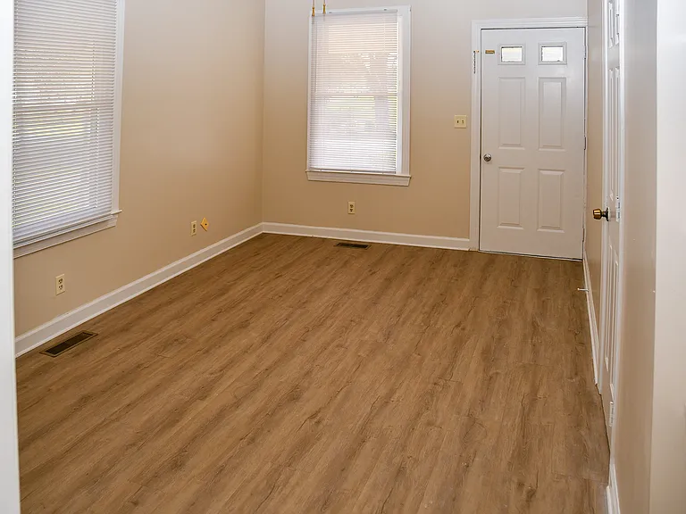 216 Cary St — Photo 5