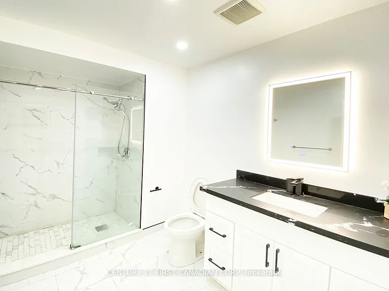 53 Edwin Dr — Photo 23