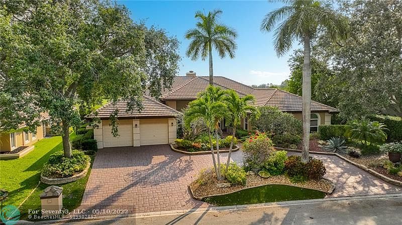 1st image of 1800 Colonial Dr