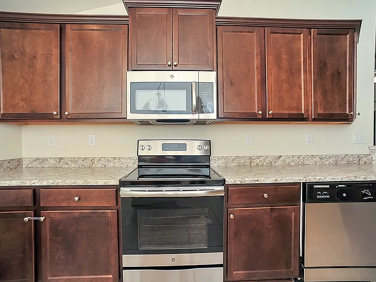 553 Hollow Glen Dr — Photo 9
