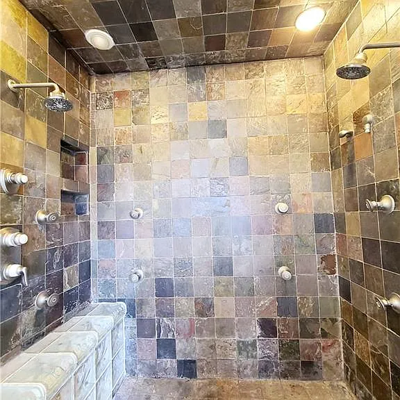 5710 Hinman Dr — Photo 26