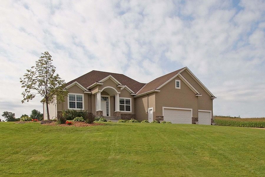 1st image of 5225 Town Hall Dr