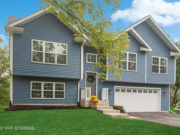 1 Oak St, Barrington, IL 60010