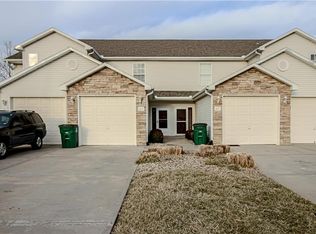 1613 SW Madison Cir, Lees Summit, MO 64081