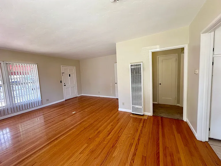 738 Vine St — Photo 3