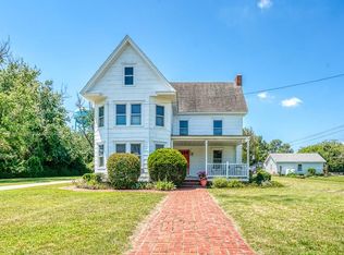 6348 Church St, Chincoteague Island, VA 23336