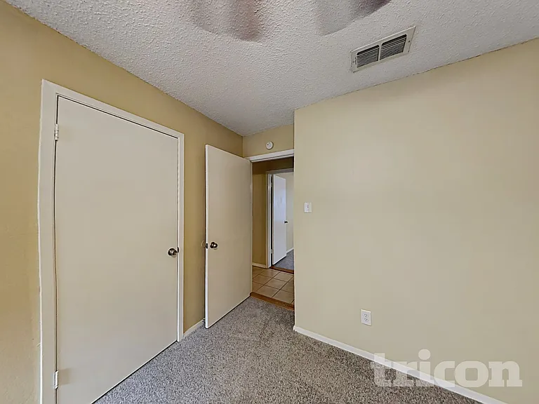 6321 Macarthur Dr — Photo 11
