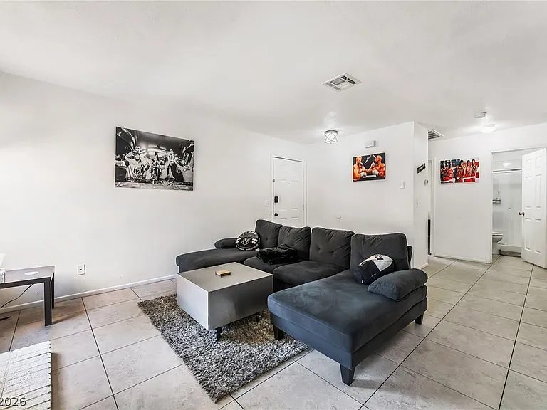 5576 W Rochelle Ave #22A — Photo 7