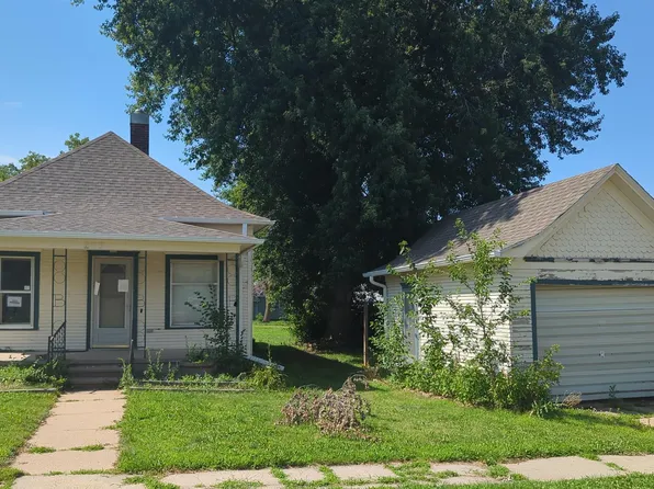 203 W 7th St, Davenport, NE 68335