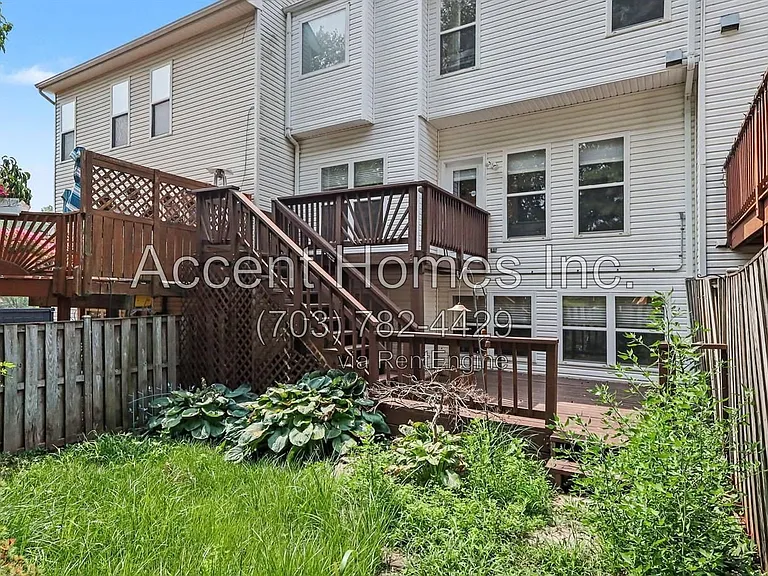 21217 Millwood Sq — Photo 32