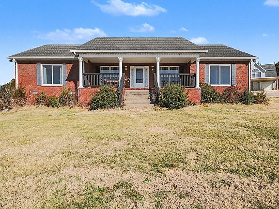 2nd image of 195 Holmes Gap Rd