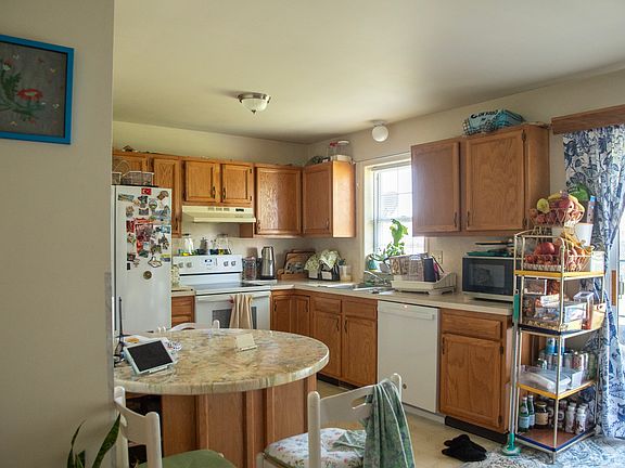 3rd image of 159 Greenland Dr