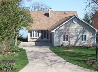 3030 Shadyside Dr, Stoughton, WI 53589