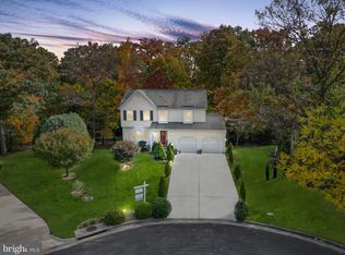 210 Pin Oak Ct, Sterling, VA 20164