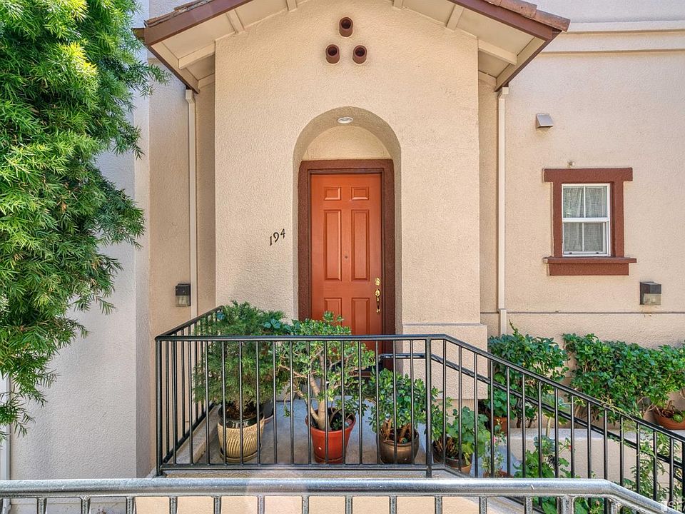1st image of 194 San Fernando St