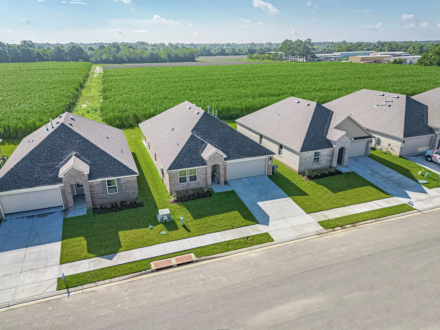 5 bed, 2087 sqft, $4,500 — Photo 3