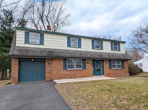 328 Hampton Dr, Feasterville, PA 19053