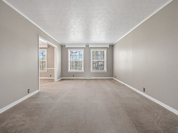4th image of 725 Flatt Ave