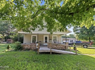 510 Freeman Rd, Neosho, MO 64850