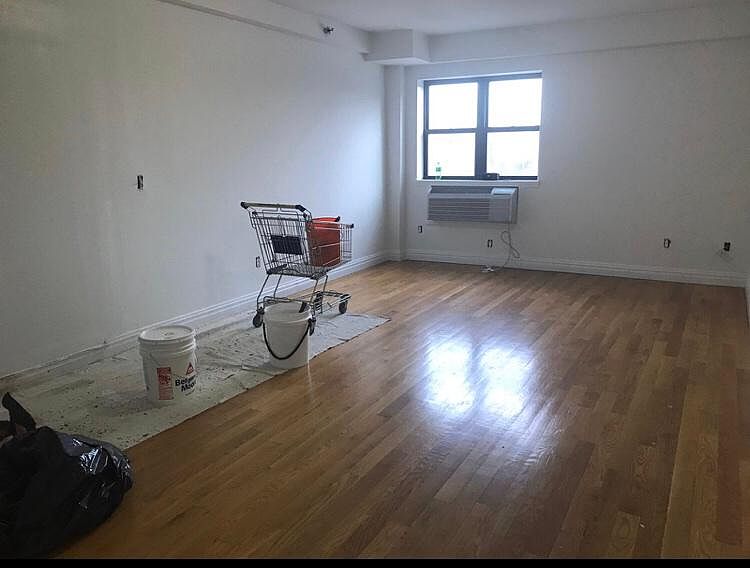 2nd image of 2760 Decatur Ave #3