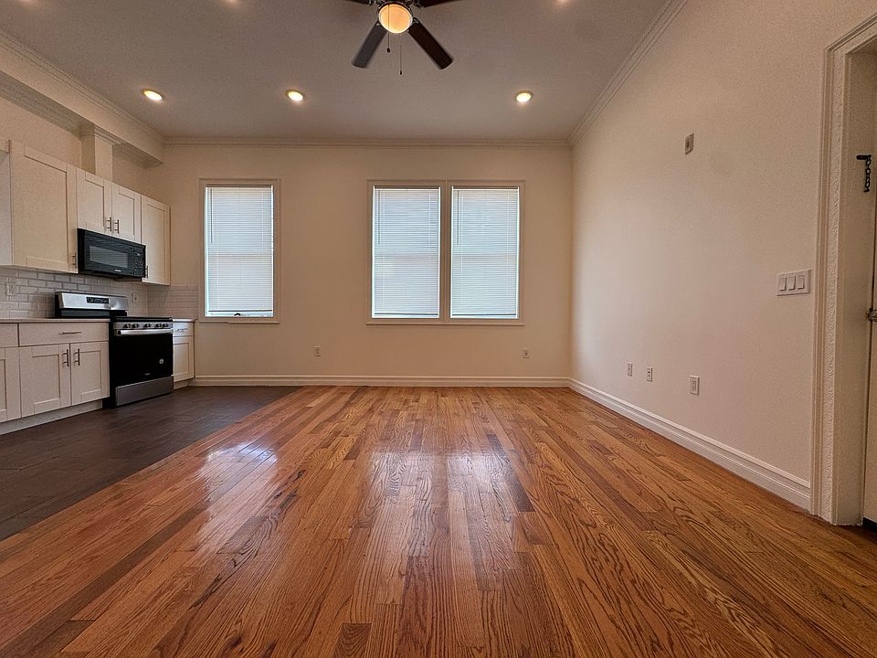 2nd image of 373 Danforth Ave APT 100