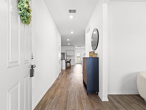 3rd image of 12861 Sunshine Park Drive S